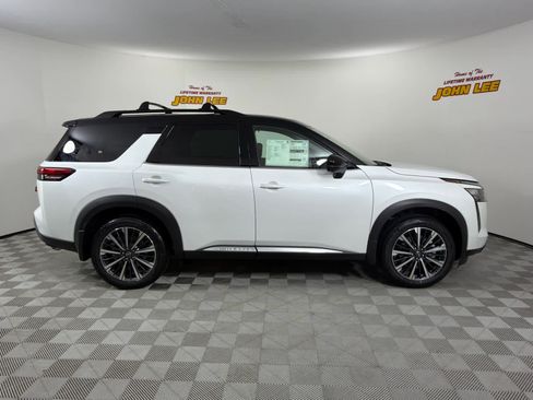 New 2026 Nissan Pathfinder Platinum image 7
