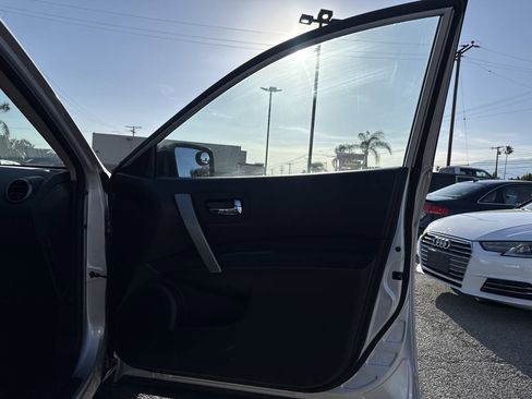 Used 2015 Nissan Rogue S w/ Convenience Package FWD image 16