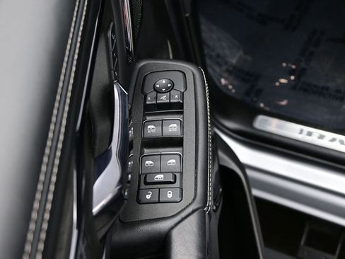 Used 2025 RAM 1500 Limited image 10