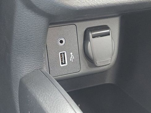 Used 2025 Nissan Versa S w/ Trunk Package image 7