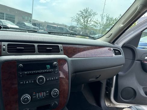 Used 2010 Chevrolet Avalanche LT AWD/4WD image 24