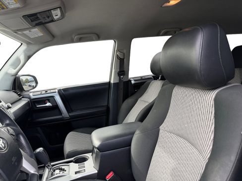 Used 2016 Toyota 4Runner SR5 image 10