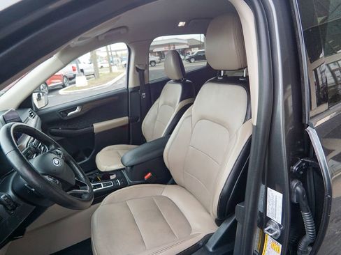 Used 2020 Ford Escape Titanium AWD/4WD image 21