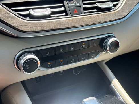 Used 2023 Nissan Altima 2.5 SV w/ SV Premium Package FWD image 25
