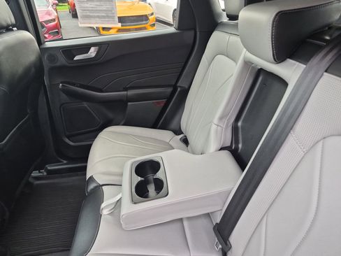 Certified 2025 Ford Escape SE w/ PHEV Premium Package image 16