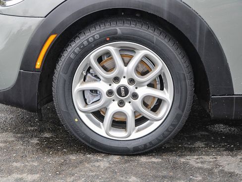 Used 2019 MINI Cooper S w/ Signature Upholstery Package image 9