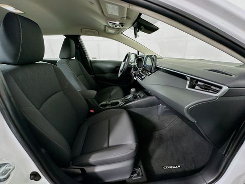 Used 2024 Toyota Corolla LE FWD image 28