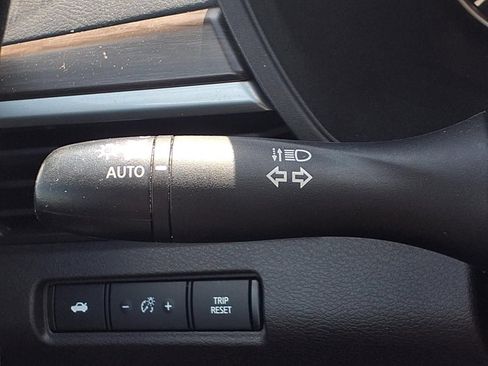 Used 2024 Nissan Altima 2.5 SV FWD image 14