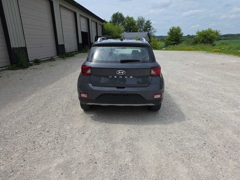 Used 2025 Hyundai Venue SEL FWD image 6