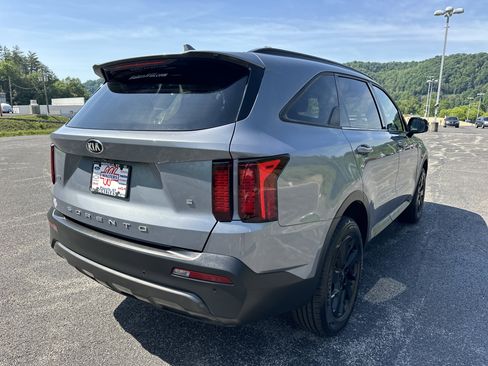 Used 2021 Kia Sorento S AWD/4WD image 2