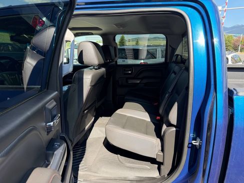 Used 2017 GMC Sierra 2500 SLT w/ All-Terrain HD Package AWD/4WD image 9