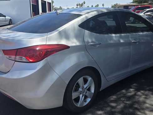 Used 2013 Hyundai Elantra GLS w/ Preferred Pkg FWD image 5