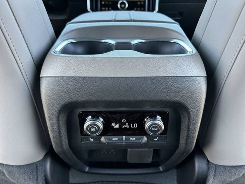 New 2026 GMC Acadia Elevation w/ Elevation Premium Package AWD/4WD image 22