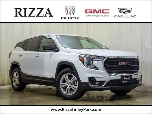 Used 2024 GMC Terrain SLE FWD image 1