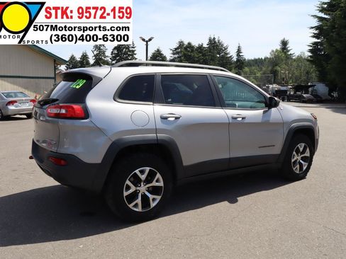 Used 2015 Jeep Cherokee Trailhawk AWD/4WD image 8
