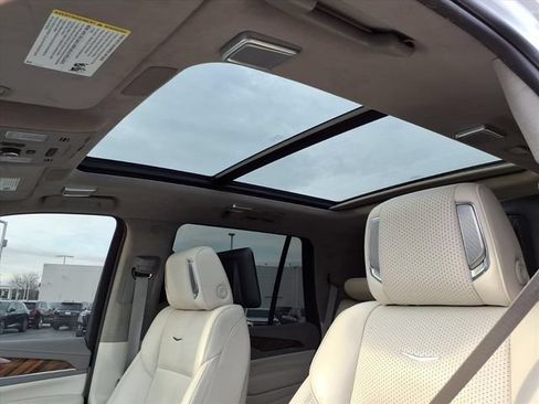Used 2024 Cadillac Escalade Sport Platinum AWD/4WD image 16