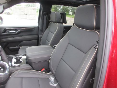 New 2026 GMC Yukon XL Elevation w/ Elevation Premium Package AWD/4WD image 12