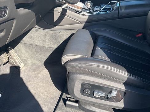 Used 2023 BMW X6 xDrive40i w/ Executive Package image 2