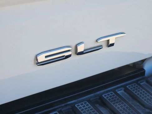 Used 2020 GMC Sierra 1500 SLT RWD image 12