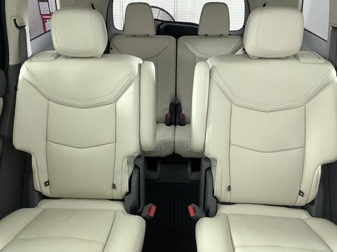 Used 2023 Cadillac XT6 Premium Luxury w/ Technology Package image 41