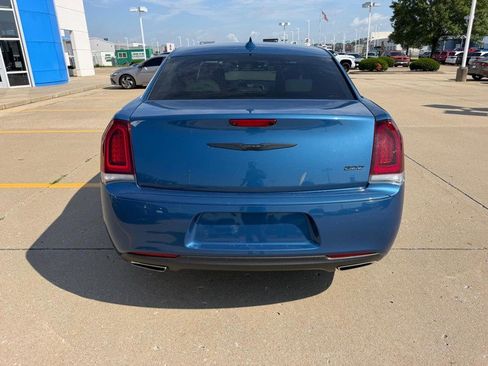 Used 2022 Chrysler 300 Touring w/ Sport Appearance Package RWD image 3