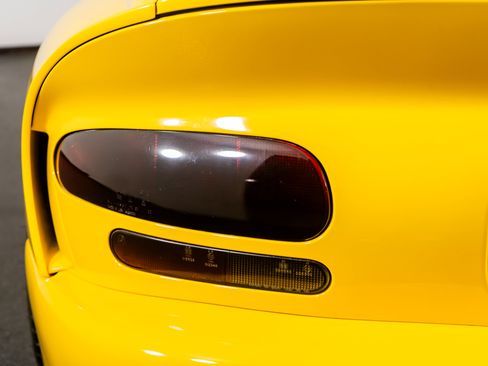 Used 2001 Dodge Viper GTS image 12