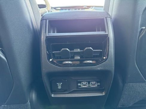 Used 2024 Jeep Grand Cherokee Altitude AWD/4WD image 18