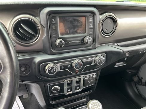 Used 2019 Jeep Wrangler Sport AWD/4WD image 22
