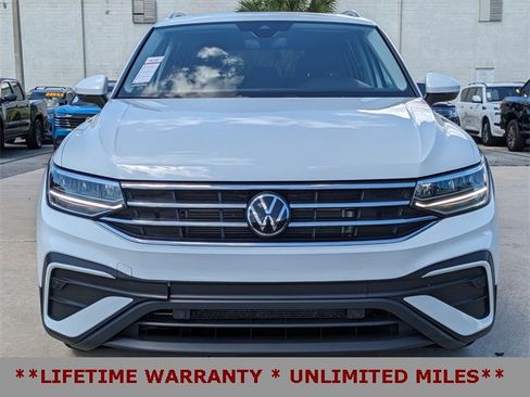 Used 2023 Volkswagen Tiguan SE image 3
