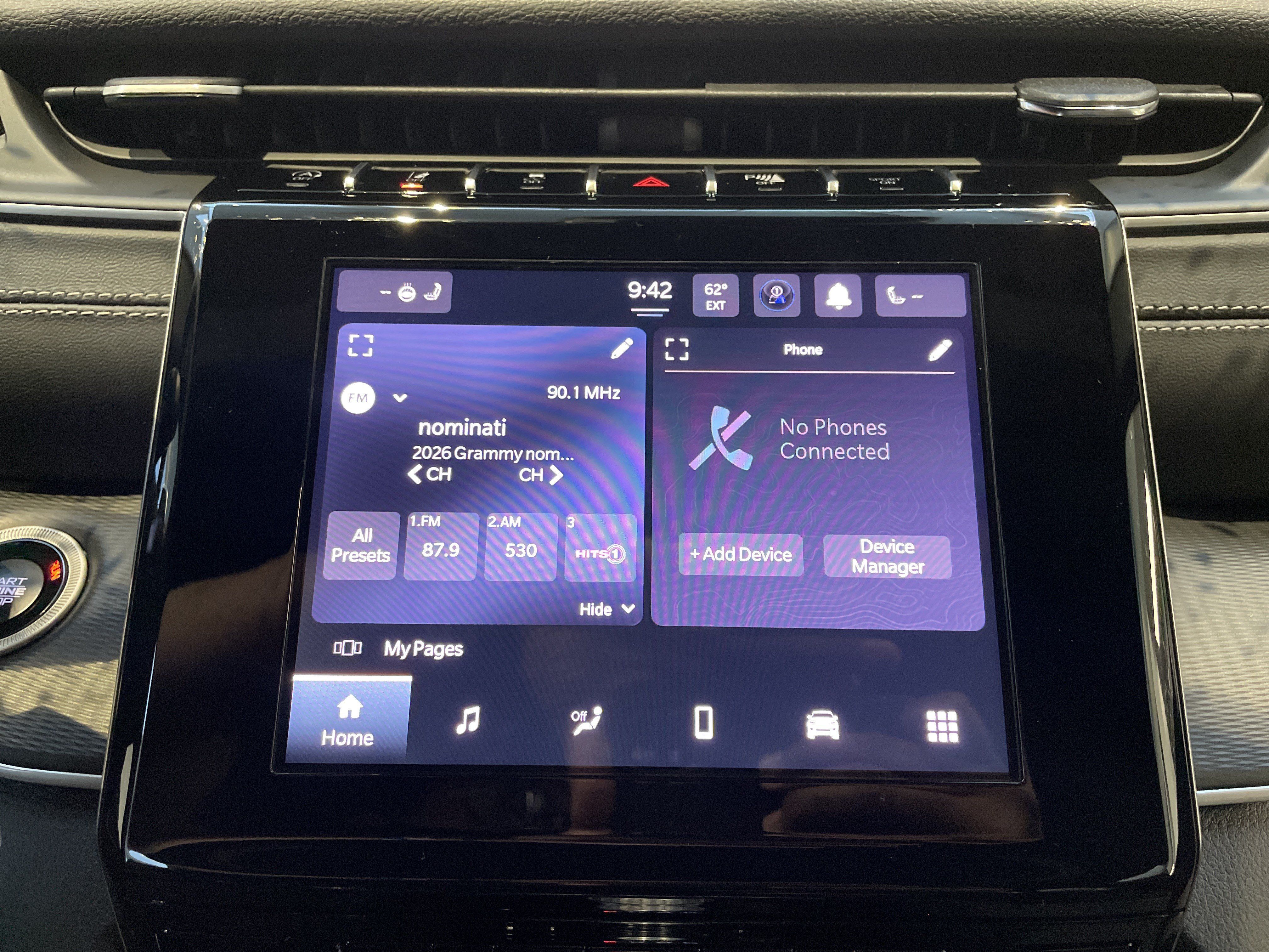 Used 2025 Jeep Grand Cherokee Laredo w/ Luxury Tech Group I RWD image 22