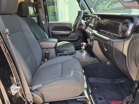 Certified 2020 Jeep Gladiator Sport AWD/4WD image 14