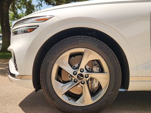 New 2026 Genesis GV70 2.5T AWD/4WD image 8