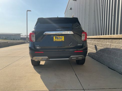 Used 2023 Ford Explorer XLT w/ Equipment Group 202A image 5