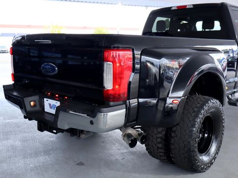 Used 2017 Ford F350 Lariat w/ Chrome Package image 7