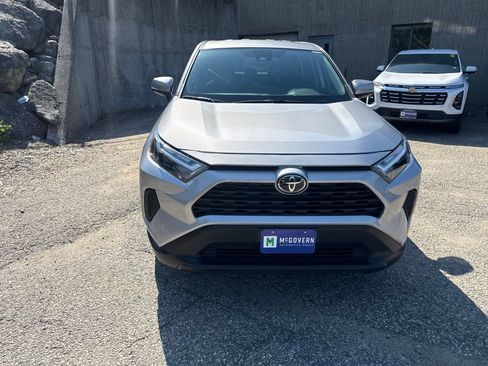 Used 2023 Toyota RAV4 LE AWD/4WD image 10