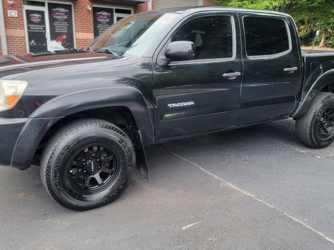 Used 2009 Toyota Tacoma PreRunner RWD image 2