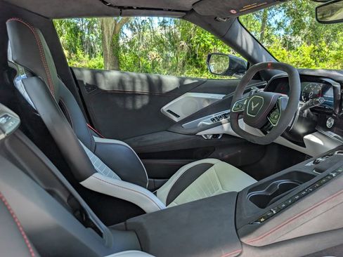 Used 2023 Chevrolet Corvette Stingray Premium Conv RWD image 13