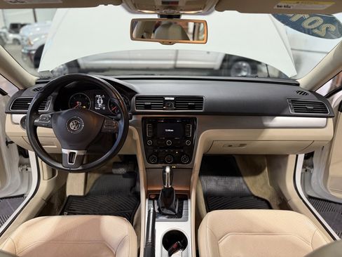 Used 2014 Volkswagen Passat TDI SE image 12