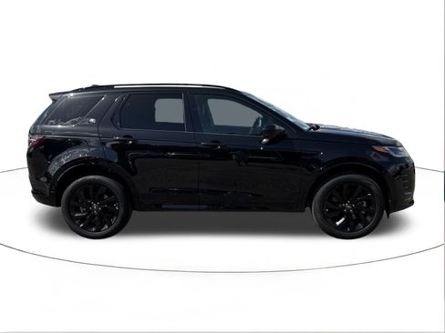 Used 2025 Land Rover Discovery Sport Dynamic SE AWD/4WD image 2
