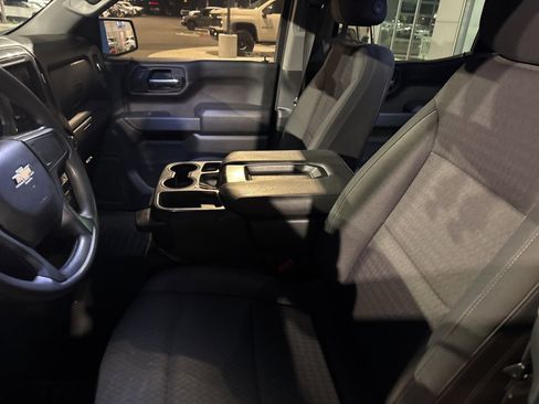 Used 2022 Chevrolet Silverado 1500 Custom image 3