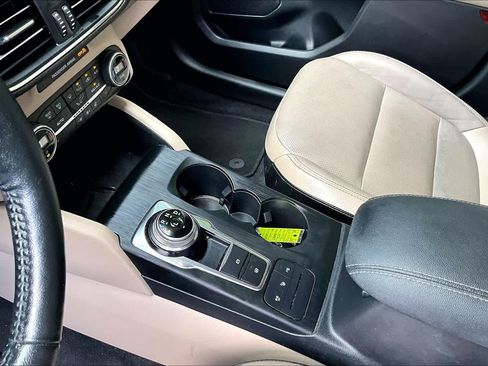 Used 2020 Ford Escape Titanium AWD/4WD image 16
