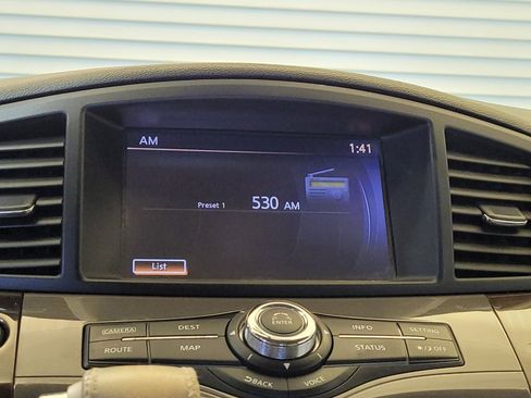 Used 2016 Nissan Quest Platinum image 27