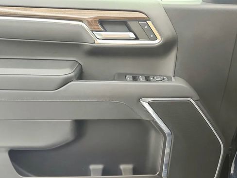 Used 2022 Chevrolet Silverado 1500 LT image 32