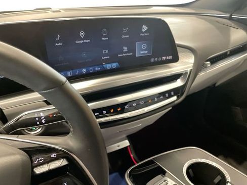 Certified 2024 Cadillac Lyriq Luxury image 18