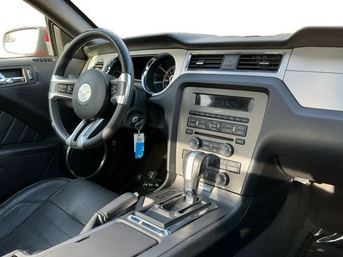 Used 2013 Ford Mustang Premium image 11