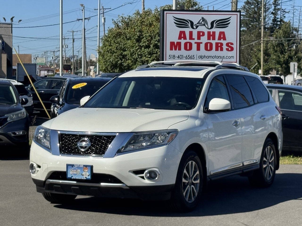 Used 2015 Nissan Pathfinder SL w/ SL Premium Package FWD image 3
