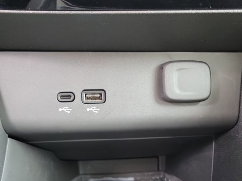 Used 2026 Buick Encore GX Avenir w/ Avenir Technology Package FWD image 29