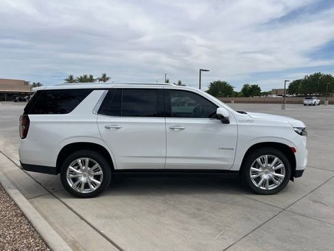 Used 2021 Chevrolet Tahoe High Country w/ Premium Package image 3