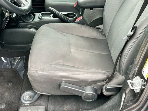 Used 2018 Jeep Wrangler Unlimited Sport w/ Connectivity Group image 16