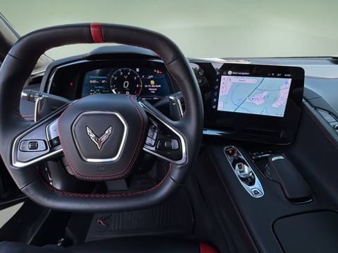 Used 2024 Chevrolet Corvette Stingray Premium Conv w/ Z51 Performance Package RWD image 11